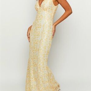 NWT Elegant Gold Floral Lace Dress